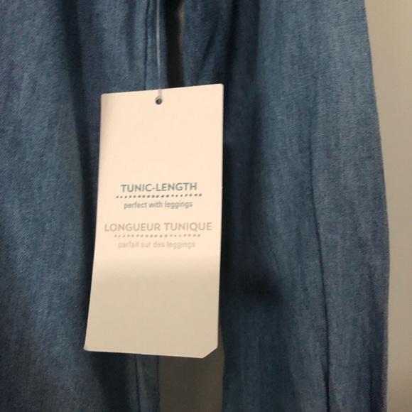 Old Navy Denim Boyfriend Shirt - Picture 4 of 5